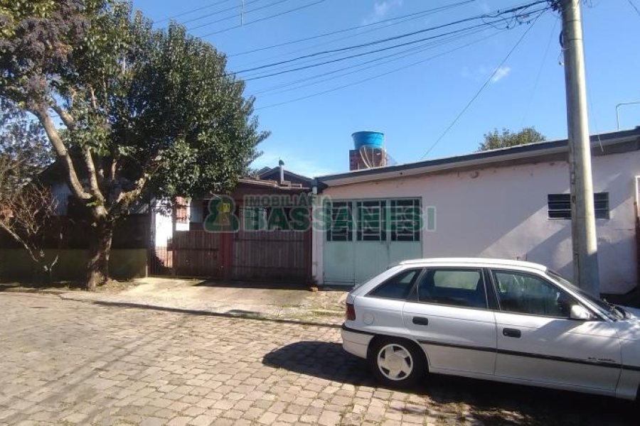 Casa com 200m², 2 dormitórios, 1 vaga, no bairro Santa Catarina em Caxias do Sul para Comprar