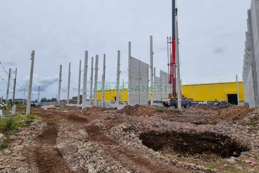 Pavilhão com 2975m², no bairro Distrito Industrial em Caxias do Sul para Alugar