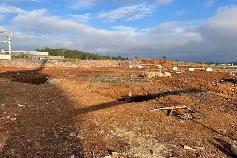 Pavilhão com 1434m², no bairro Distrito Industrial em Caxias do Sul para Alugar