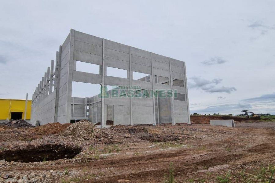 Pavilhão com 1434m², no bairro Distrito Industrial em Caxias do Sul para Alugar