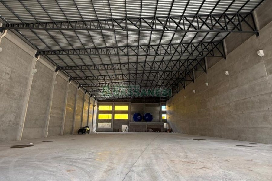 Pavilhão com 1434m², no bairro Distrito Industrial em Caxias do Sul para Alugar