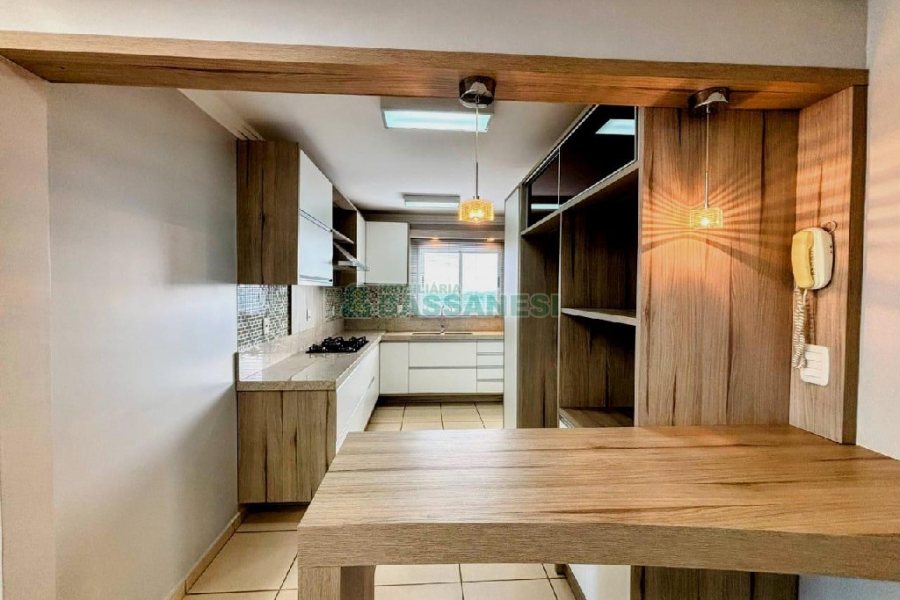 Apartamento com 107m², 3 dormitórios, 2 vagas, no bairro Universitário em Caxias do Sul para Alugar