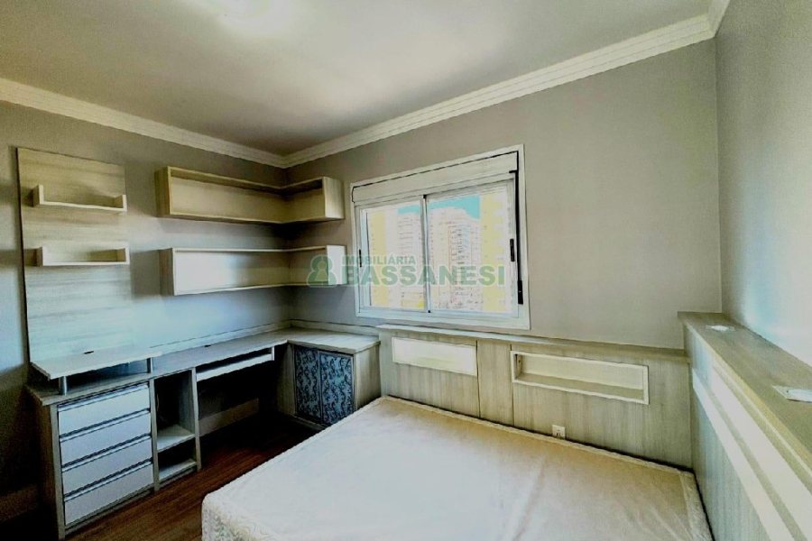 Apartamento com 107m², 3 dormitórios, 2 vagas, no bairro Universitário em Caxias do Sul para Alugar