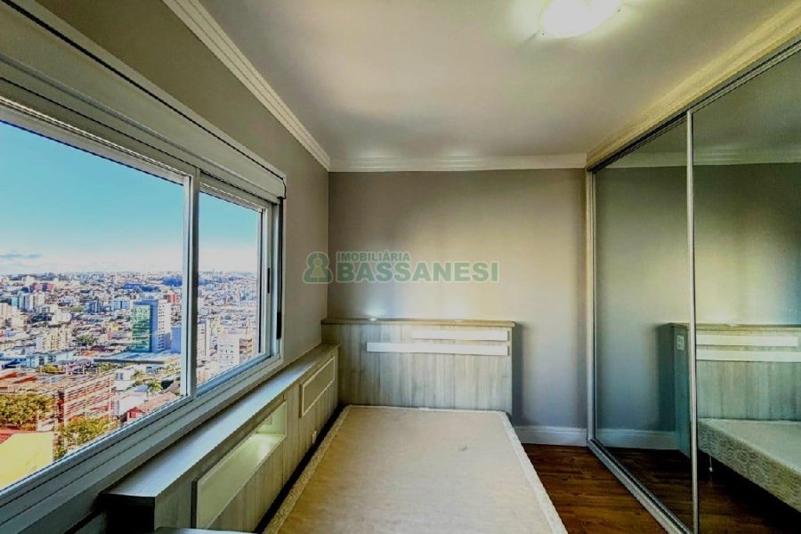Apartamento com 107m², 3 dormitórios, 2 vagas, no bairro Universitário em Caxias do Sul para Alugar