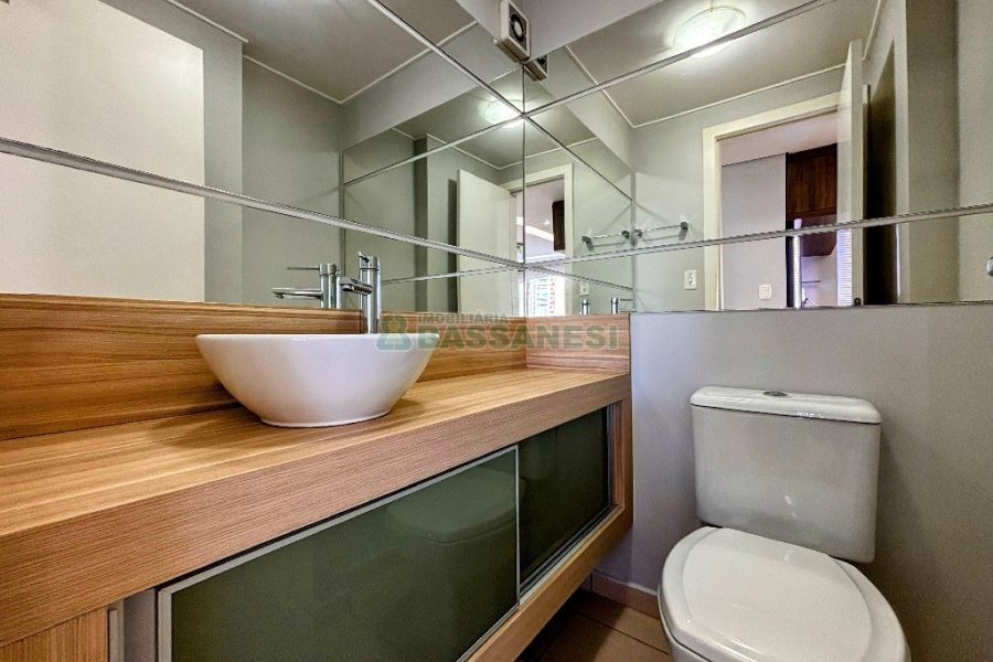 Apartamento com 107m², 3 dormitórios, 2 vagas, no bairro Universitário em Caxias do Sul para Alugar