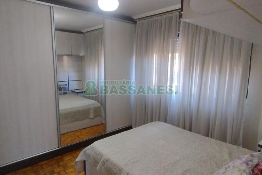 Apartamento com 83m², 3 dormitórios, 1 vaga, no bairro Fatima em Caxias do Sul para Comprar