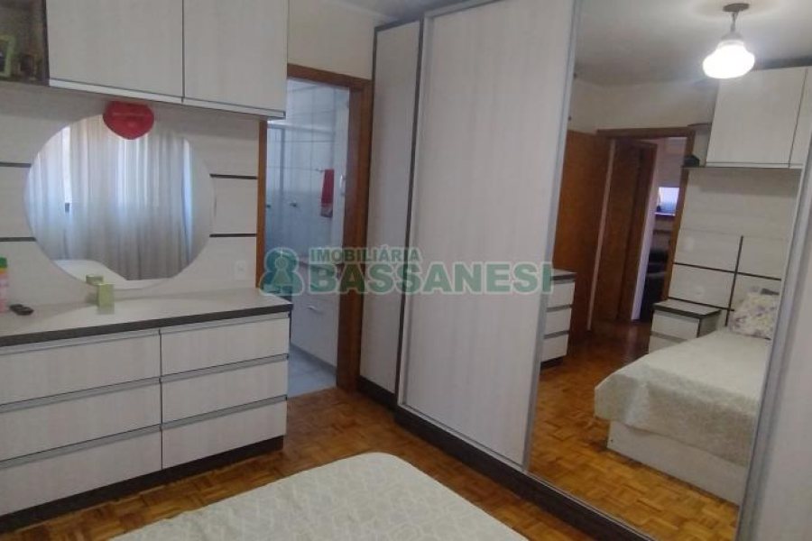 Apartamento com 83m², 3 dormitórios, 1 vaga, no bairro Fatima em Caxias do Sul para Comprar