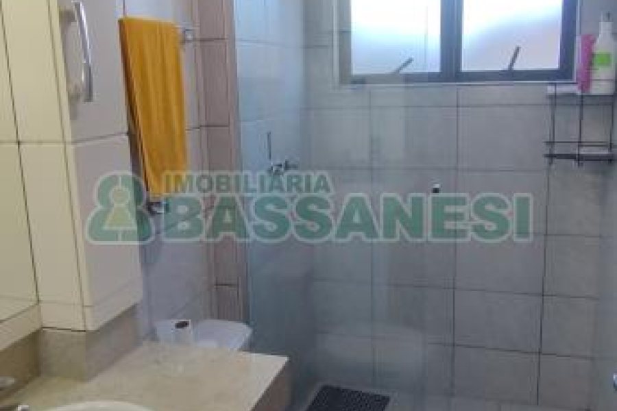 Apartamento com 83m², 3 dormitórios, 1 vaga, no bairro Fatima em Caxias do Sul para Comprar