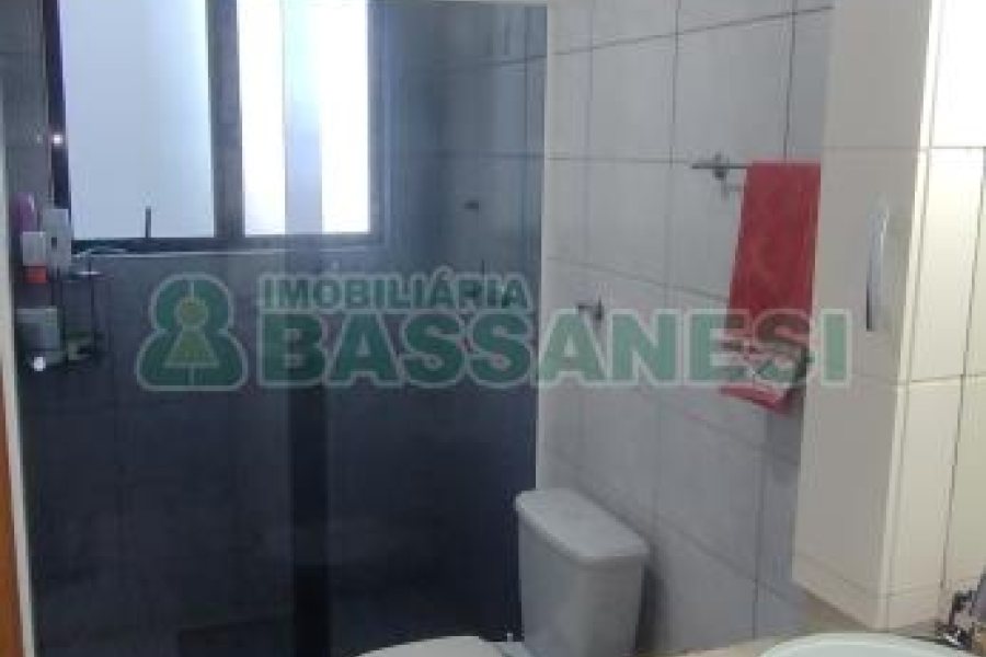Apartamento com 83m², 3 dormitórios, 1 vaga, no bairro Fatima em Caxias do Sul para Comprar
