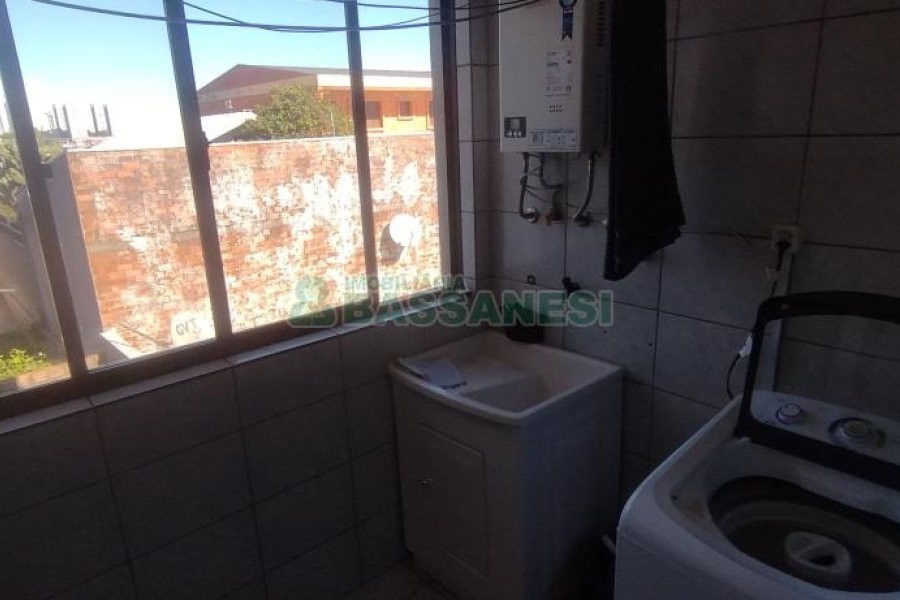 Apartamento com 83m², 3 dormitórios, 1 vaga, no bairro Fatima em Caxias do Sul para Comprar