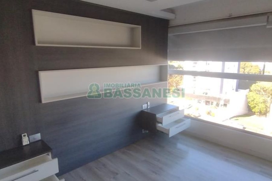 Sobrado com 132m², 2 dormitórios, 2 vagas, no bairro Vinhedos em Caxias do Sul para Comprar