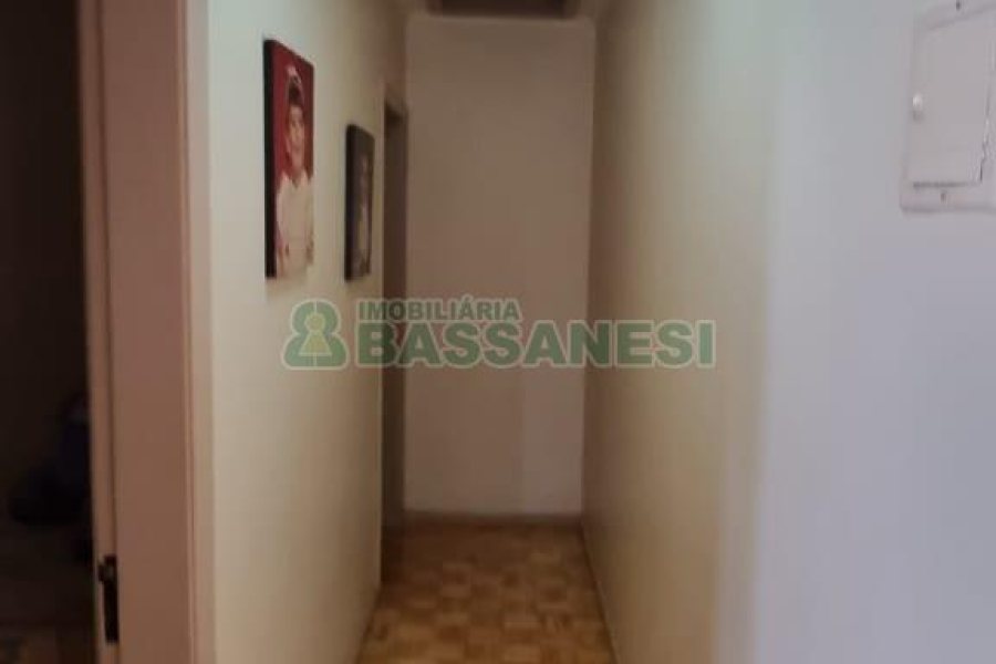 Casa com 200m², 3 dormitórios, 2 vagas, no bairro Vila Verde em Caxias do Sul para Comprar
