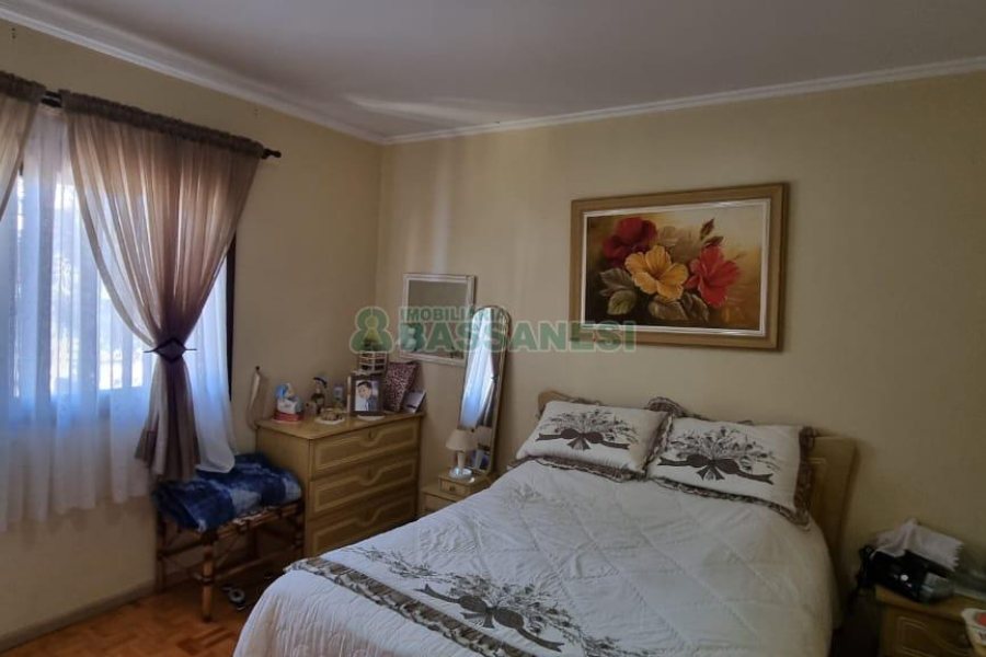 Casa com 200m², 3 dormitórios, 2 vagas, no bairro Vila Verde em Caxias do Sul para Comprar