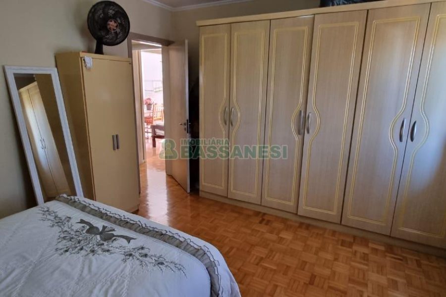 Casa com 200m², 3 dormitórios, 2 vagas, no bairro Vila Verde em Caxias do Sul para Comprar