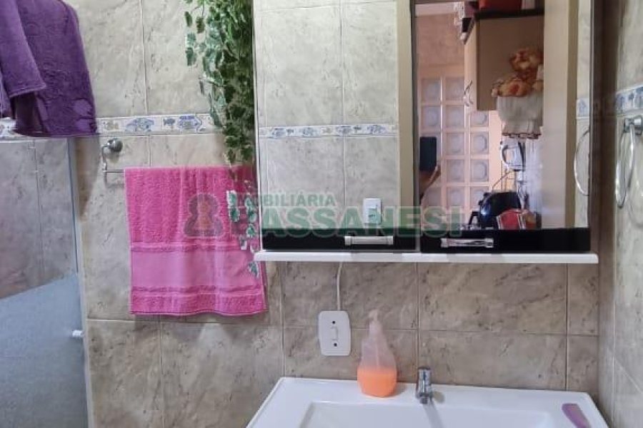 Casa com 200m², 3 dormitórios, 2 vagas, no bairro Vila Verde em Caxias do Sul para Comprar