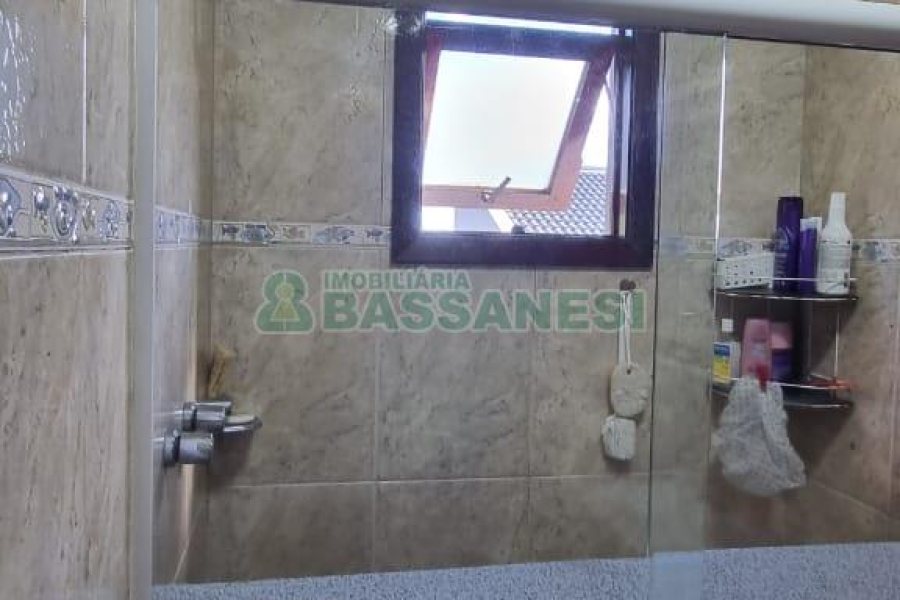 Casa com 200m², 3 dormitórios, 2 vagas, no bairro Vila Verde em Caxias do Sul para Comprar