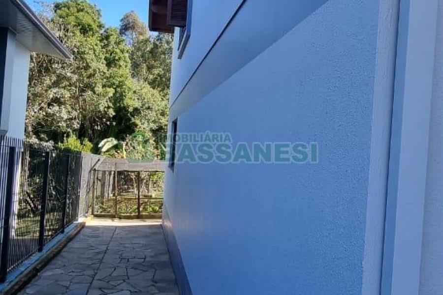 Casa com 200m², 3 dormitórios, 2 vagas, no bairro Vila Verde em Caxias do Sul para Comprar
