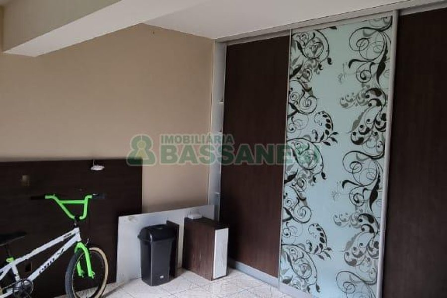 Casa com 200m², 3 dormitórios, 2 vagas, no bairro Vila Verde em Caxias do Sul para Comprar