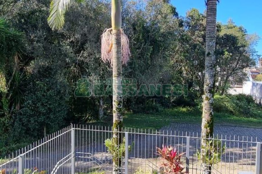 Casa com 200m², 3 dormitórios, 2 vagas, no bairro Vila Verde em Caxias do Sul para Comprar