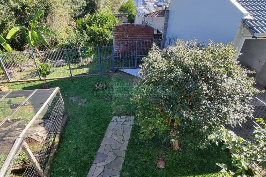 Casa com 200m², 3 dormitórios, 2 vagas, no bairro Vila Verde em Caxias do Sul para Comprar