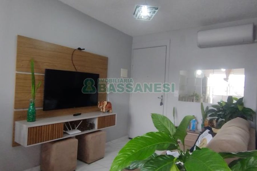 Apartamento com 57m², 2 dormitórios, 1 vaga, no bairro Marechal Floriano em Caxias do Sul para Comprar