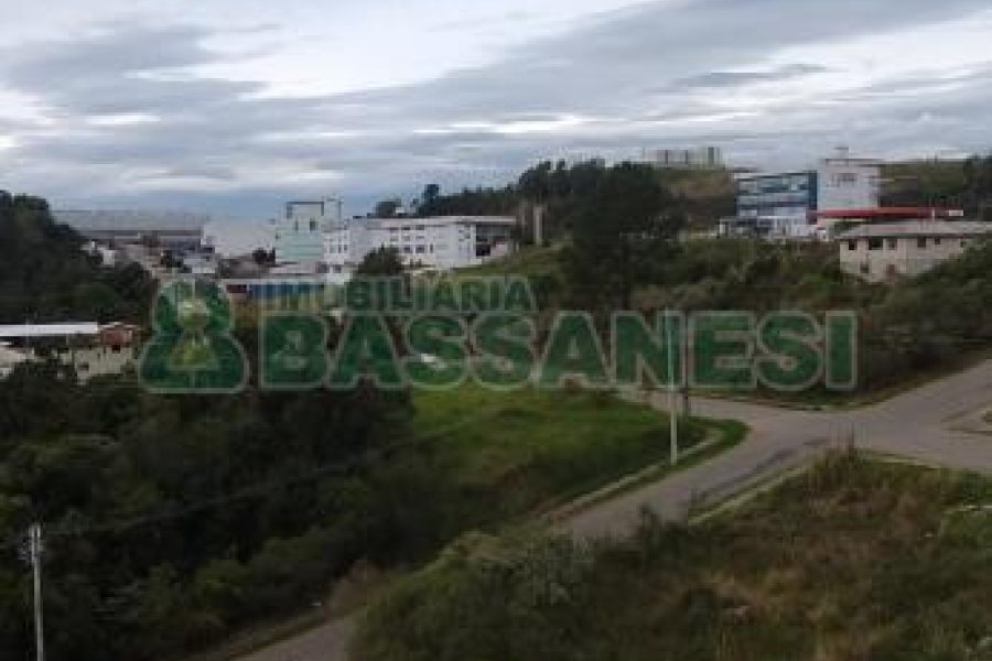 Apartamento com 57m², 2 dormitórios, 1 vaga, no bairro Marechal Floriano em Caxias do Sul para Comprar