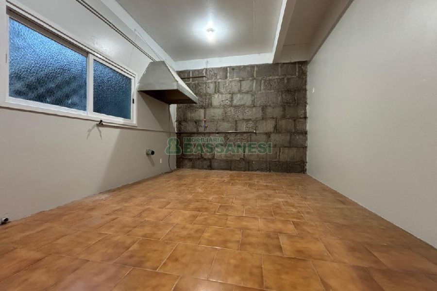 Casa com 120m², 10 vagas, no bairro Santa Lúcia em Caxias do Sul para Alugar