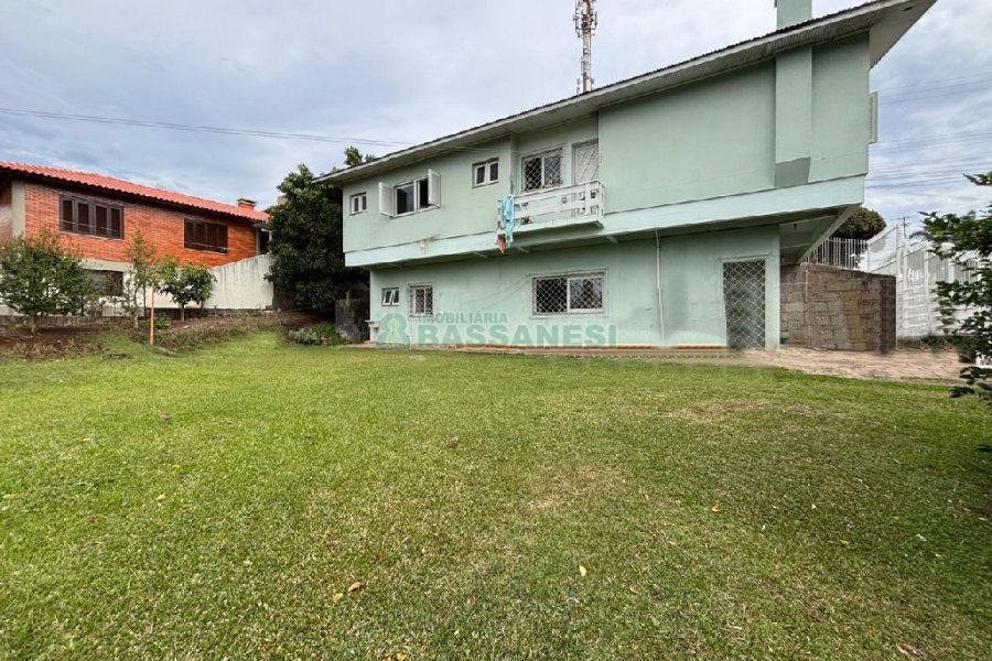 Casa com 120m², 10 vagas, no bairro Santa Lúcia em Caxias do Sul para Alugar