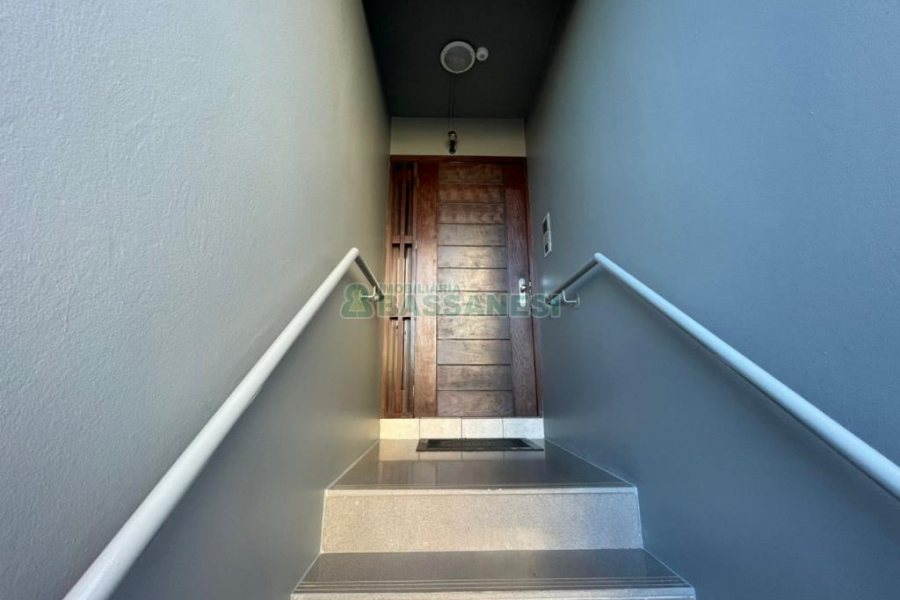 Apartamento com 74m², 2 dormitórios, 2 vagas, no bairro Santa Catarina em Caxias do Sul para Comprar