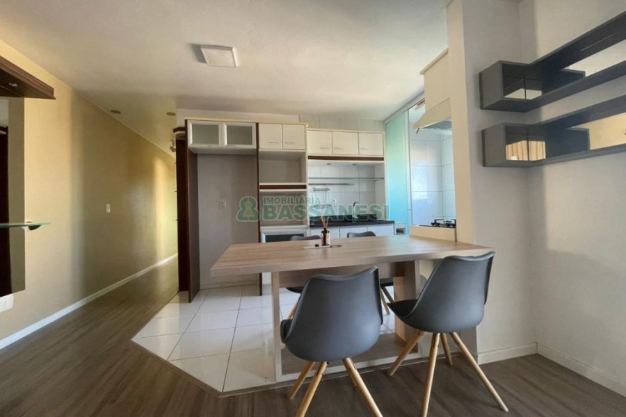 Apartamento com 74m², 2 dormitórios, 2 vagas, no bairro Santa Catarina em Caxias do Sul para Comprar