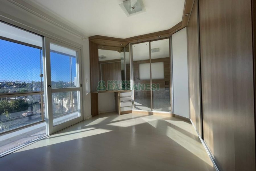 Apartamento com 74m², 2 dormitórios, 2 vagas, no bairro Santa Catarina em Caxias do Sul para Comprar