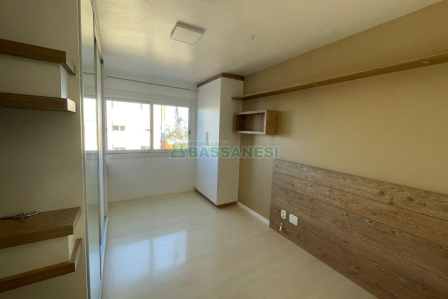 Apartamento com 74m², 2 dormitórios, 2 vagas, no bairro Santa Catarina em Caxias do Sul para Comprar