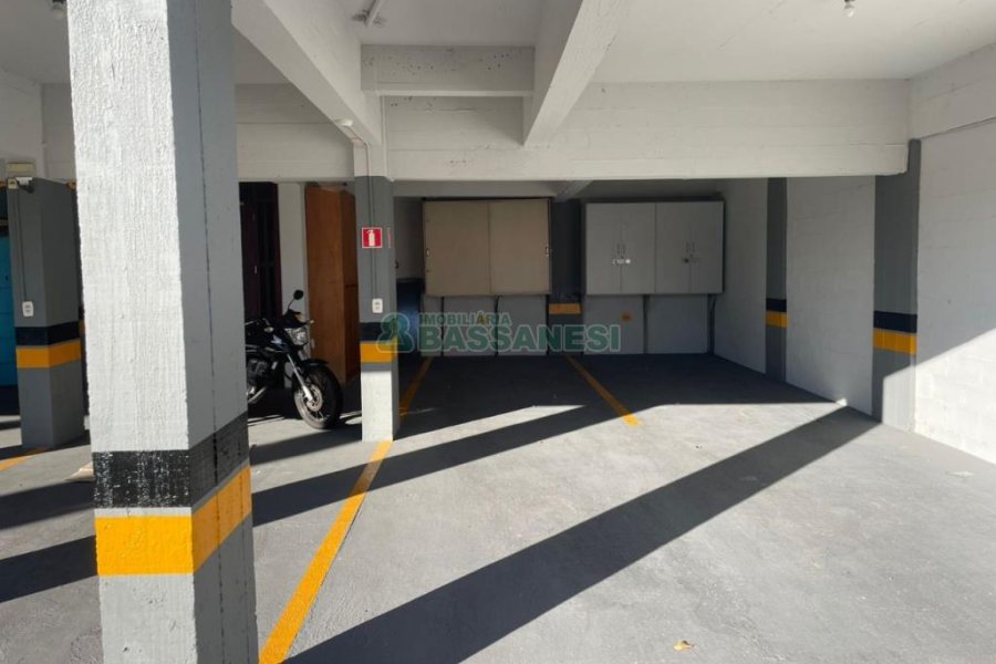 Apartamento com 74m², 2 dormitórios, 2 vagas, no bairro Santa Catarina em Caxias do Sul para Comprar