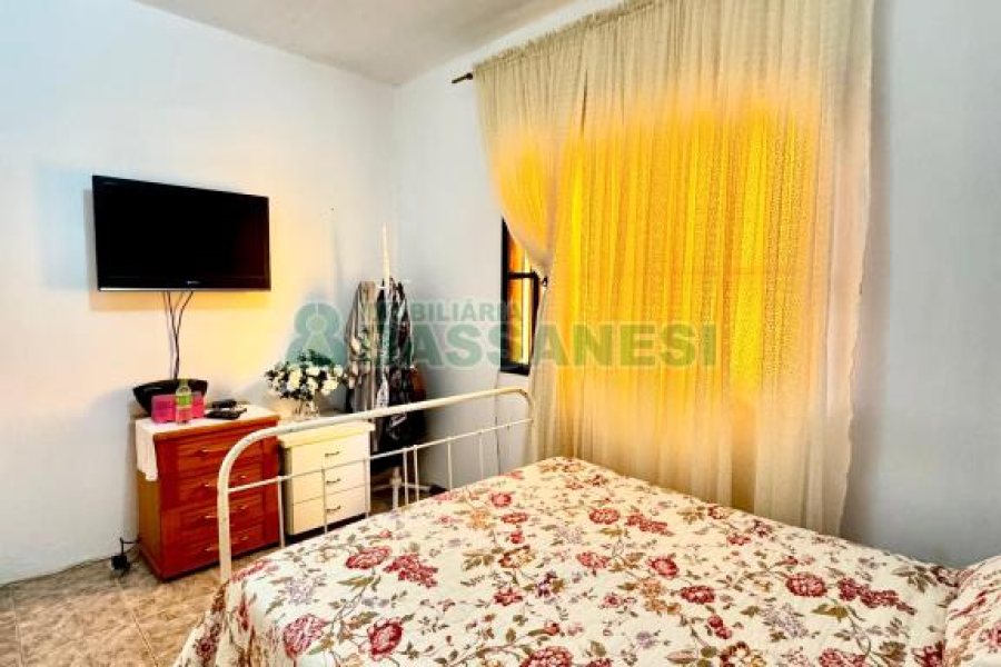 Casa com 384m², 7 dormitórios, 2 vagas, no bairro São Caetano em Caxias do Sul para Comprar