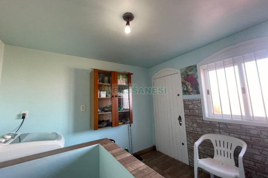 Casa com 384m², 7 dormitórios, 2 vagas, no bairro São Caetano em Caxias do Sul para Comprar