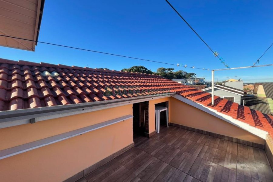 Casa com 384m², 7 dormitórios, 2 vagas, no bairro São Caetano em Caxias do Sul para Comprar