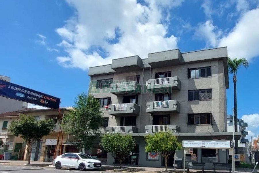 Apartamento com 110m², 3 dormitórios, 2 vagas, no bairro Pio X em Caxias do Sul para Alugar