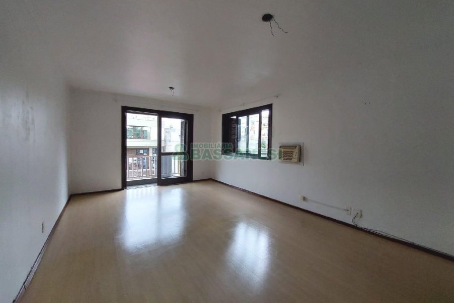 Apartamento com 110m², 3 dormitórios, 2 vagas, no bairro Pio X em Caxias do Sul para Alugar