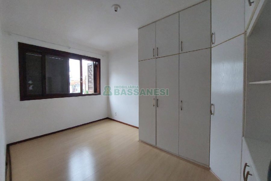 Apartamento com 110m², 3 dormitórios, 2 vagas, no bairro Pio X em Caxias do Sul para Alugar