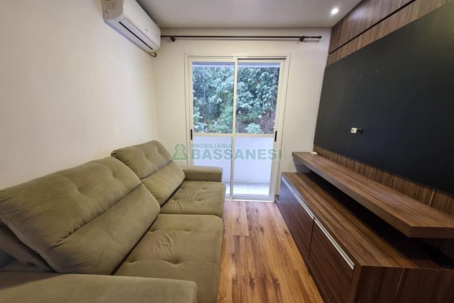 Apto Mobiliado com 55m², 2 dormitórios, 1 vaga, no bairro Cinqüentenário em Caxias do Sul para Alugar