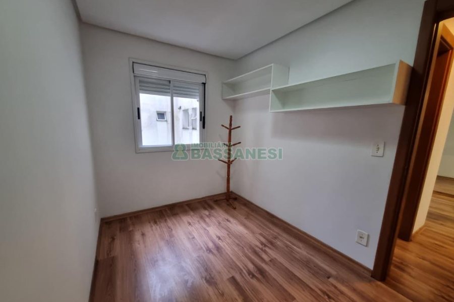 Apto Mobiliado com 55m², 2 dormitórios, 1 vaga, no bairro Cinqüentenário em Caxias do Sul para Alugar