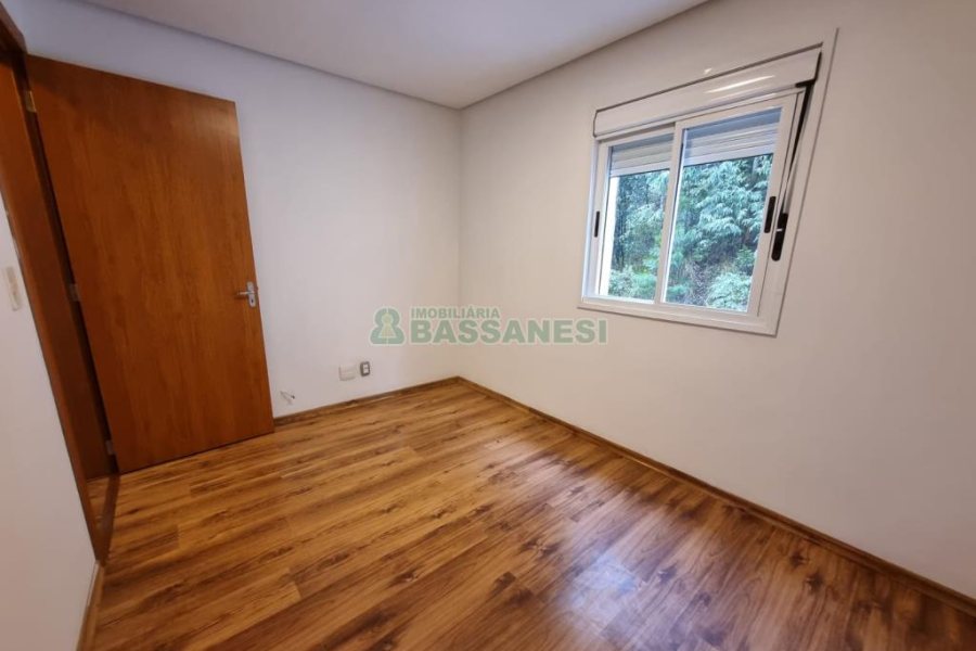 Apto Mobiliado com 55m², 2 dormitórios, 1 vaga, no bairro Cinqüentenário em Caxias do Sul para Alugar
