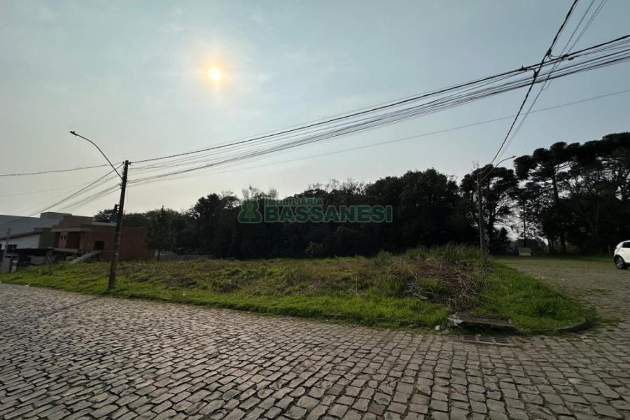 Terreno com 510m², no bairro Ana Rech em Caxias do Sul para Comprar