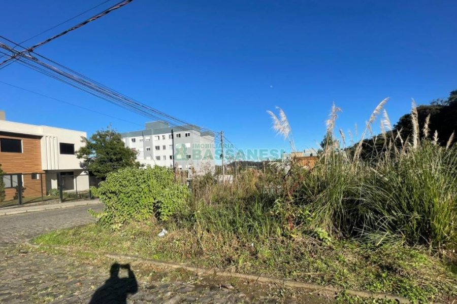 Terreno com 510m², no bairro Ana Rech em Caxias do Sul para Comprar