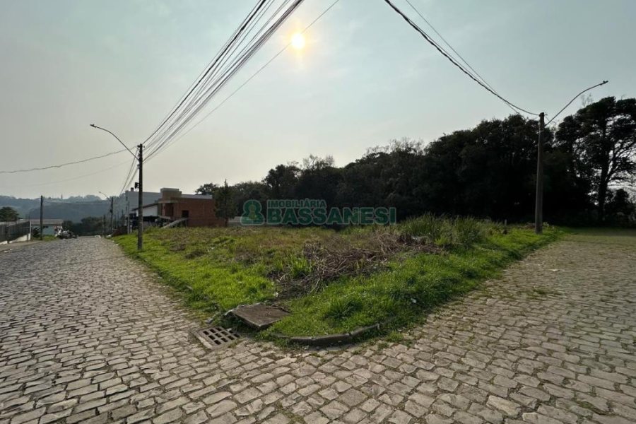 Terreno com 510m², no bairro Ana Rech em Caxias do Sul para Comprar