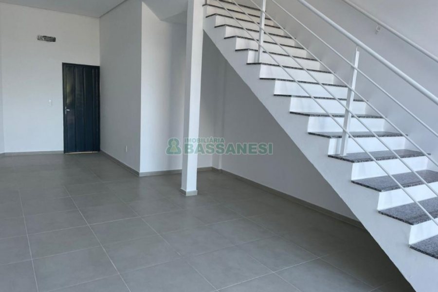 Loja com 109m², no bairro Desvio Rizzo em Caxias do Sul para Alugar