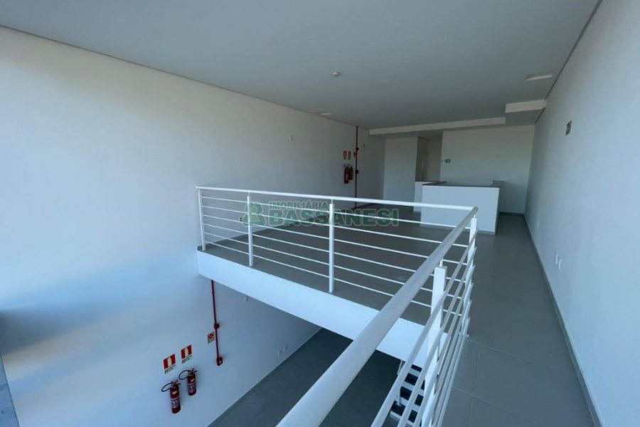 Loja com 109m², no bairro Desvio Rizzo em Caxias do Sul para Alugar
