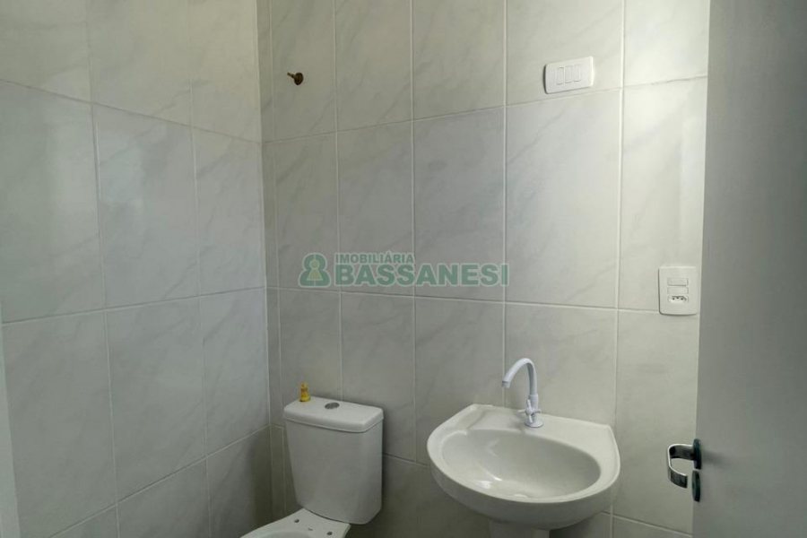 Loja com 109m², no bairro Desvio Rizzo em Caxias do Sul para Alugar