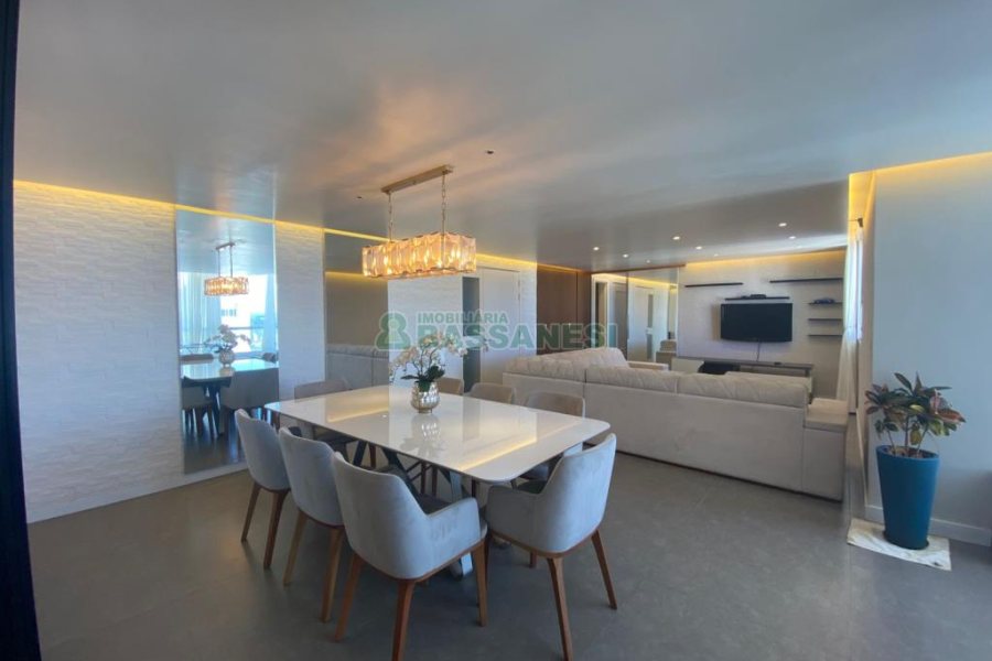 Apto Mobiliado com 144m², 3 dormitórios, 2 vagas, no bairro Cristo Redentor em Caxias do Sul para Alugar