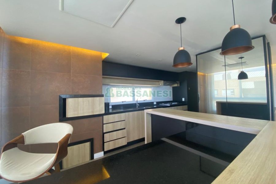 Apto Mobiliado com 144m², 3 dormitórios, 2 vagas, no bairro Cristo Redentor em Caxias do Sul para Alugar